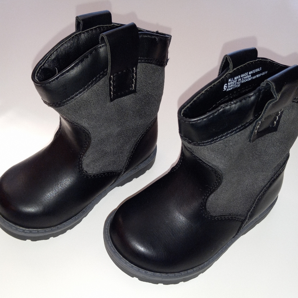 Baby boy boots blue size 6